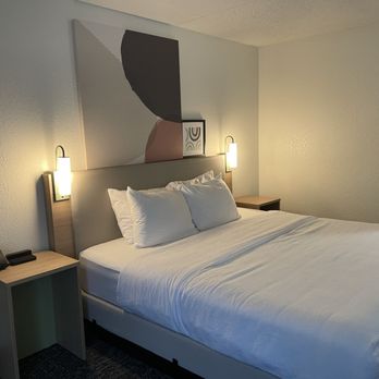 Spark by Hilton Stevensville - Hotels Near Me - Stevensville, Michigan Spark by Hilton Stevensville - Hotels Near Me - Stevensville, Michigan