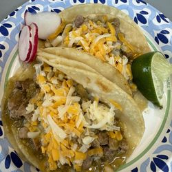 Los Faroles Taqueria - Pork chili Verde tacos