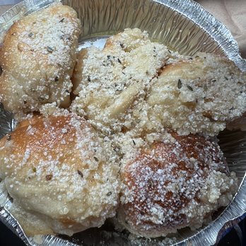 Annie's Pizza - Garlic rolls 1/2 dozen - Pizza Near Me - Coral Springs, Florida Annie's Pizza - Garlic rolls 1/2 dozen - Pizza Near Me - Coral Springs, Florida