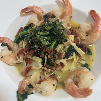 Lara’s Fine Dining - Linguini with prawns - Italian Near Me - Richmond, California Lara’s Fine Dining - Linguini with prawns - Italian Near Me - Richmond, California