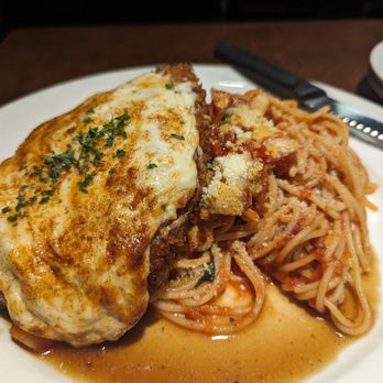 Kinemi's Kitchen - Chicken Parmesan with Spaghetti in Tomato Sauce - Pizza Near Me - Vancouver, British Columbia