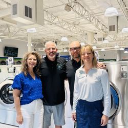 Emma's Laundromat - The owners