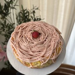 Basuku - Strawberry Mont Blanc Basuku Cheesecake