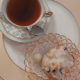 Lemon and blueberry scone. Apricot tea.
