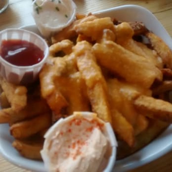 Stereo - Chips with dips and cashew cheeze sauce - Bars Near Me - Glasgow, GLG Stereo - Chips with dips and cashew cheeze sauce - Bars Near Me - Glasgow, GLG