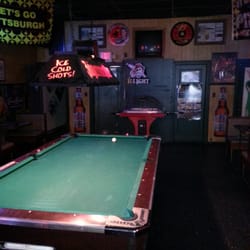 Fred's Divot - Shoot a game or shoot & score with bubble hockey!