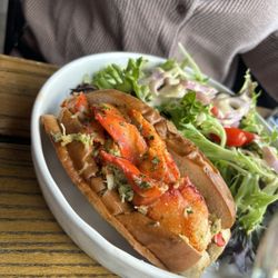 Prost Wine Bar and Charcuterie - Bay City - Lobster roll