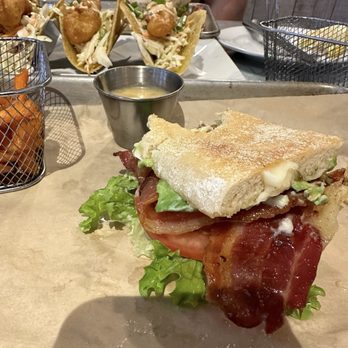Franny's Farm Table - B.L.A.T. - American Near Me - Placerville, California