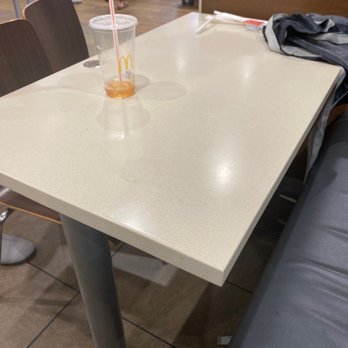 McDonald's - Dirty table - Fast Food Near Me - Bowling Green, Kentucky McDonald's - Dirty table - Fast Food Near Me - Bowling Green, Kentucky