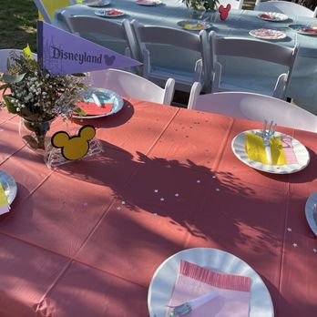 Riris Rentals - Regular tables and chairs - Bounce House Rentals Near Me