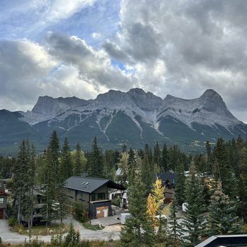 The Malcolm Hotel - Hotels Near Me - Canmore, Alberta The Malcolm Hotel - Hotels Near Me - Canmore, Alberta
