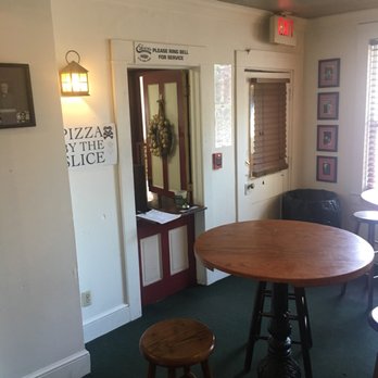 Edison's Pub - Edison's pizza window - Pubs Near Me - Cleveland, Ohio