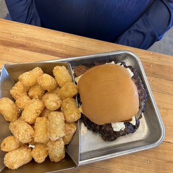 3 Bridges Brewing - Black and blue double patty smash burger - Brewpubs Near Me - Venice Gardens, Florida
