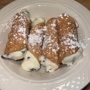 Liliana's Italian Kitchen - Cannoli (Dessert) - Italian Near Me - St. Louis, Missouri