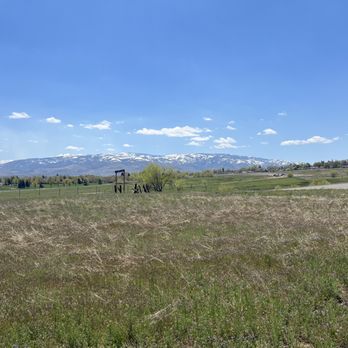 The Ranch Disc Golf Course - View of the mountains from the fairway on hole 3, front 9. - Disc Golf Near Me - Northeast Reno, Nevada The Ranch Disc Golf Course - View of the mountains from the fairway on hole 3, front 9. - Disc Golf Near Me - Northeast Reno, Nevada