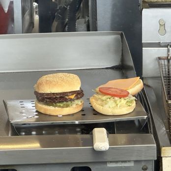 Dari-Delish - Burgers Near Me - Saint Helens, Oregon
