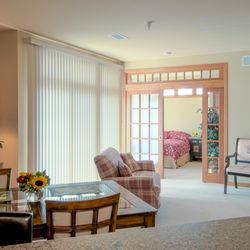 New Perspective Island Shores - Apartment Living Room