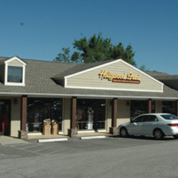 Hollywood Feed - Pet Groomers Near Me - Germantown, Tennessee