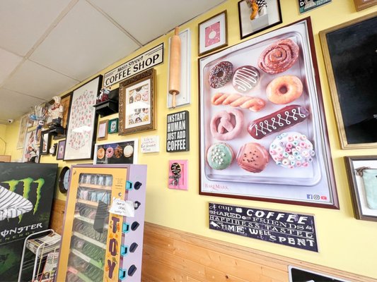 Baker's Dozen Donuts Deli & Delights by null