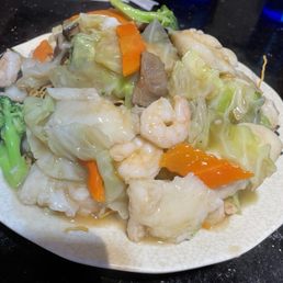 Seafood Crispy Noodles