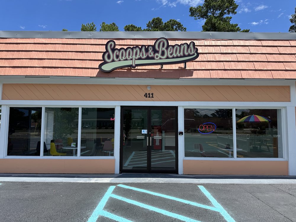 Scoops & Beans Logo