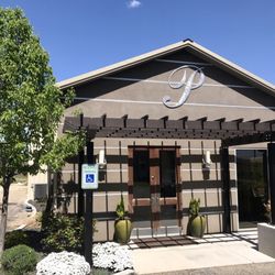 Pontin Del Roza Winery - Exterior of tasting room