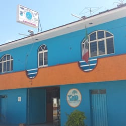 La Ballena Azul - Fachada completa de la marisqueria.