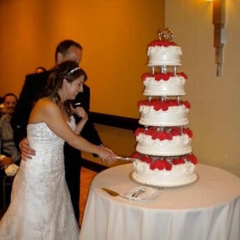 Mazzetti's Bakery - Jen W. and our beautiful cake. Thank you Rudy and Julie!! - Bakeries Near Me - Pacifica, California