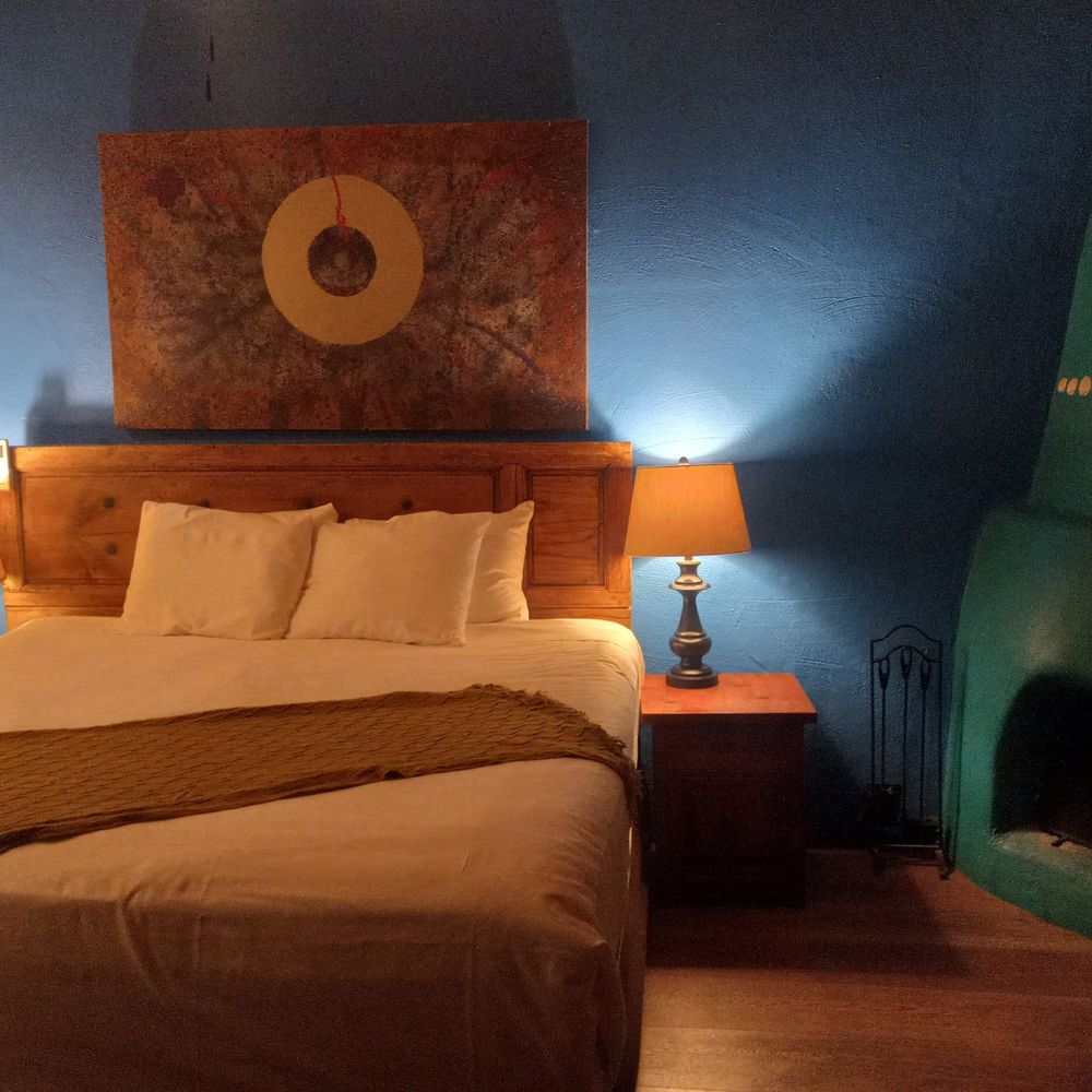 Las Palomas - Bed & Fireplace (#9) - Hotels Near Me - Santa Fe, New Mexico Las Palomas - Bed & Fireplace (#9) - Hotels Near Me - Santa Fe, New Mexico