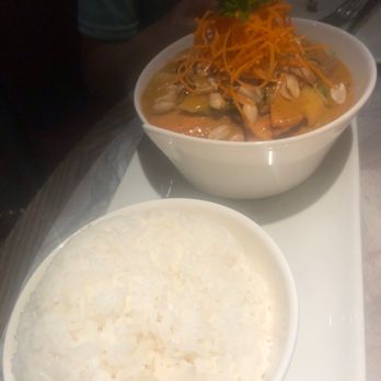 Thairoomgrand - Curry chicken - Thai Near Me - Toronto, Ontario