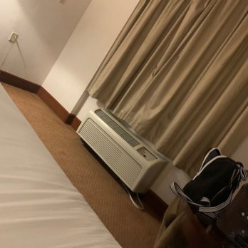 Circus Circus - We have no air conditioning and no power to even try to turn it on!:(. This room is soo so hot - Hotels Near Me - Las Vegas, Nevada Circus Circus - We have no air conditioning and no power to even try to turn it on!:(. This room is soo so hot - Hotels Near Me - Las Vegas, Nevada