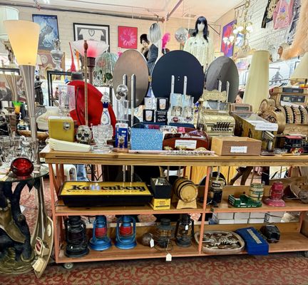 Antique Alley Mall by null