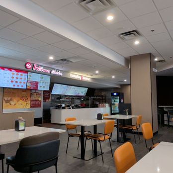Luna Hall - Food Court Near Me - Tysons, Virginia