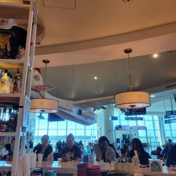 Air Margaritaville - Hanging plane at bar - Bars Near Me - Cancún, ROO