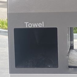 Chevron - No paper towels outside ://