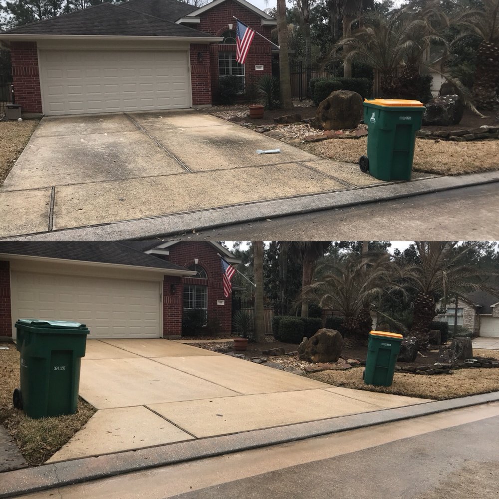 Slide of Woodlands Roof Cleaning & Pressure Washing