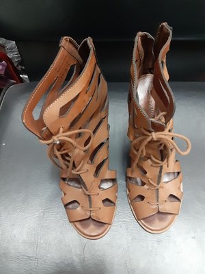 2 & up Thrift Raising Eyebrows Photos