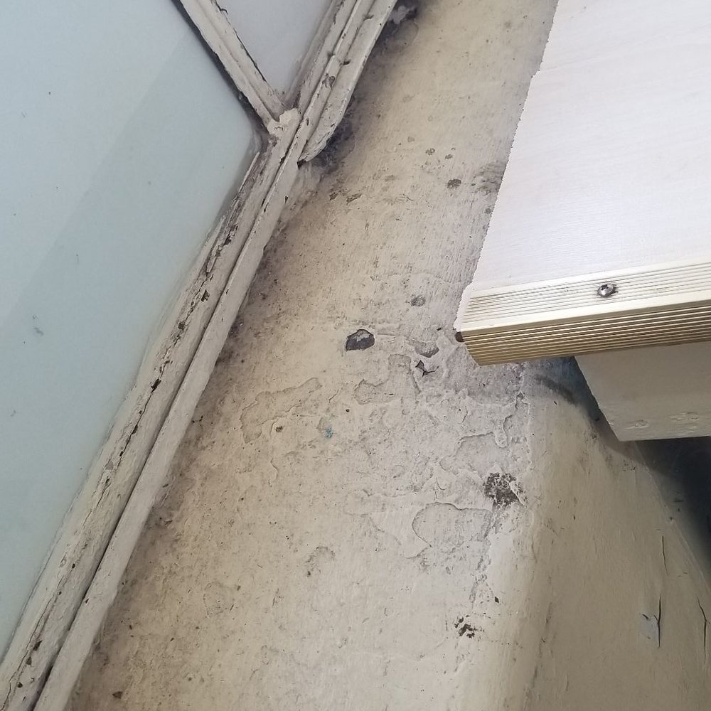 South Main Coin Laundry - Filthy floors - Laundromat Near Me - Ottawa, Kansas