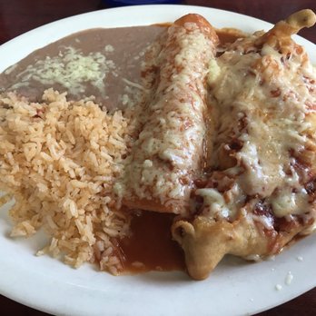 La Cazuela - Tex mex lunch combo, enchilada (chicken) and chili relleno with rice and beans - Mexican Near Me - Lawrenceville, Georgia