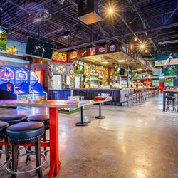 Little Woodrow's Babcock - Comfortable seating to catch any sporting event