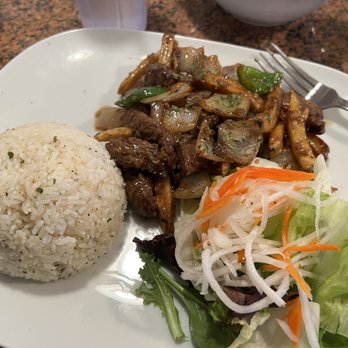 Le Kitchen Pho and Rice - shaken beef with rice - Asian Fusion Near Me - Anaheim, California Le Kitchen Pho and Rice - shaken beef with rice - Asian Fusion Near Me - Anaheim, California