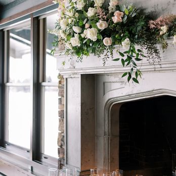 Le Bouquet - Florists Near Me - Calgary, Alberta Le Bouquet - Florists Near Me - Calgary, Alberta