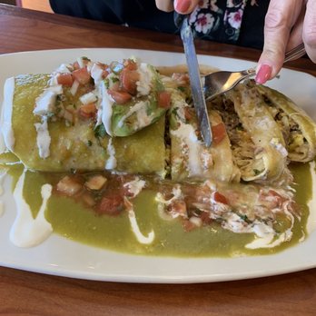 Broken Yolk Cafe - Breakfast & Brunch Near Me - La Quinta, California