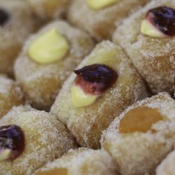 Wiki-Licious - Soft, delicious, with just the right amount of filling... Yum!