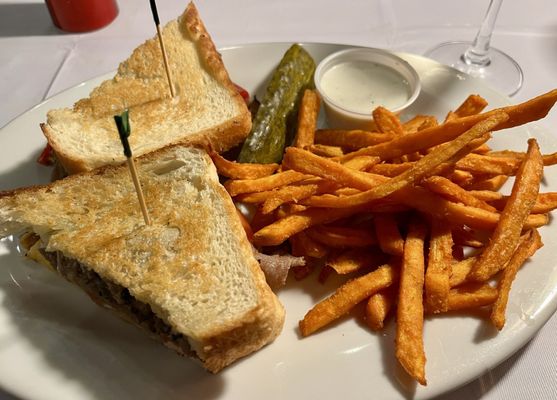 MATT DENNY’S ALE HOUSE RESTAURANT - Updated May 2024 - 352 Photos & 493 ...