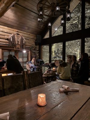 Horn and Cantle by null