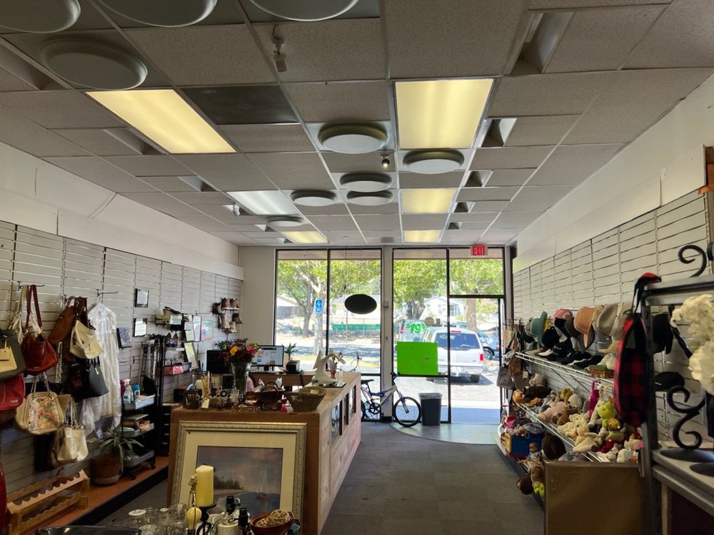 SPRING ST THRIFT SHOP Updated April 2024 14 Photos 2050 Sprint St, Paso Robles, California