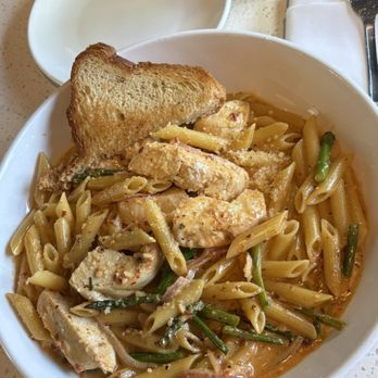 Dapper Dine & Lounge - Chipotle Chicken Pasta! - Cocktail Bars Near Me - Riverside, California
