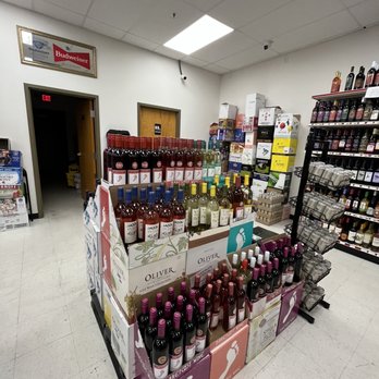 Liquor Palate - Interior - Beer, Wine & Spirits Near Me - Shepherdsville, Kentucky