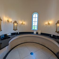 Chateau Nouvelle - Men's Bathroom
